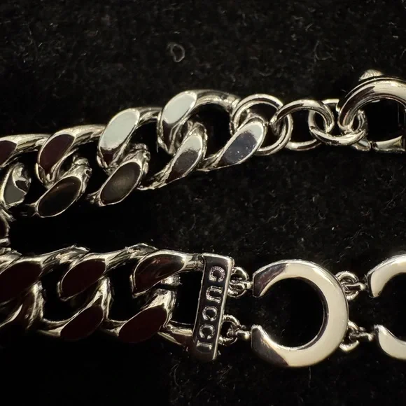 Gucci Silver Logo Chain Bracelet - Picture 4 of 5